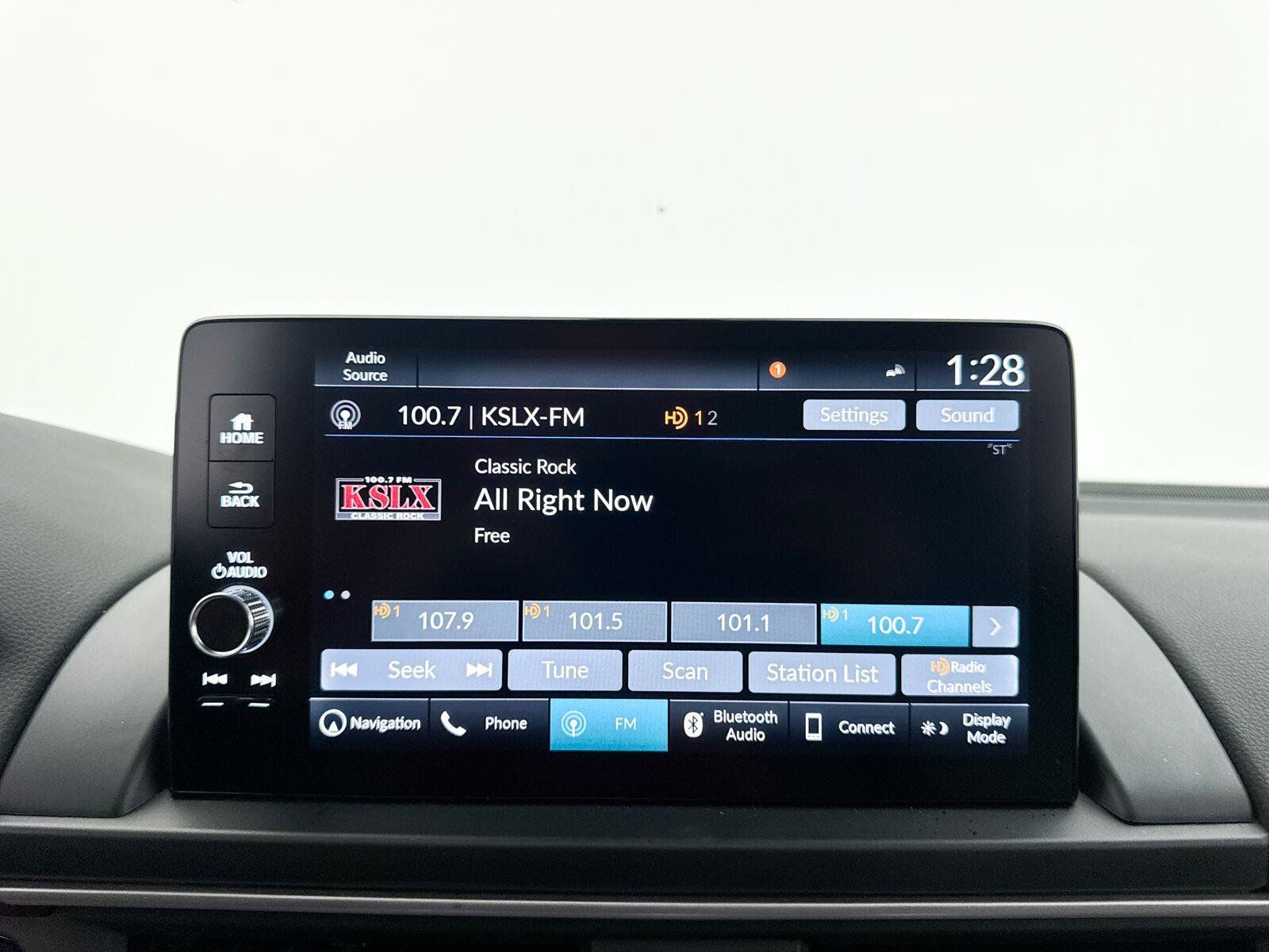 Used 2024 Honda Pilot Touring image 25