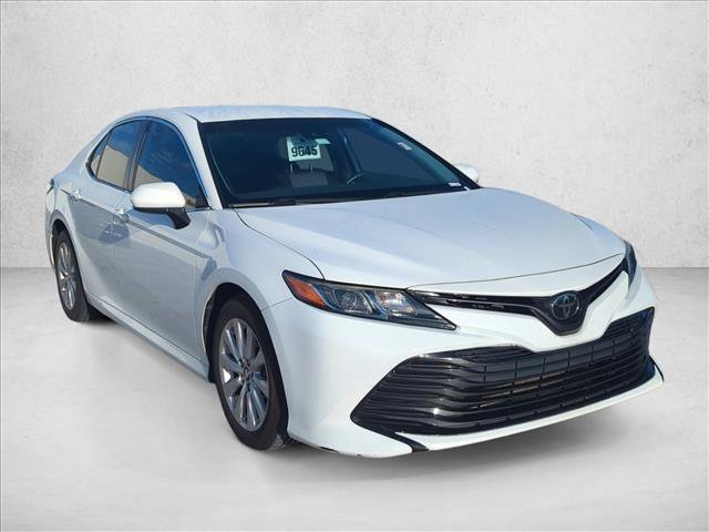 Used 2019 Toyota Camry LE FWD image 4