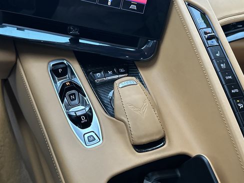 Used 2023 Chevrolet Corvette Stingray Premium Conv w/ Z51 Performance Package image 22