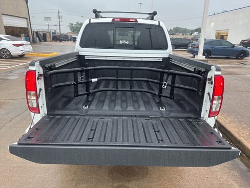 Used 2015 Nissan Frontier PRO-4X w/ Pro-4x Luxury Package AWD/4WD image 17