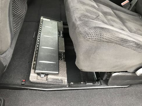 Used 2016 Dodge Grand Caravan SXT FWD image 19