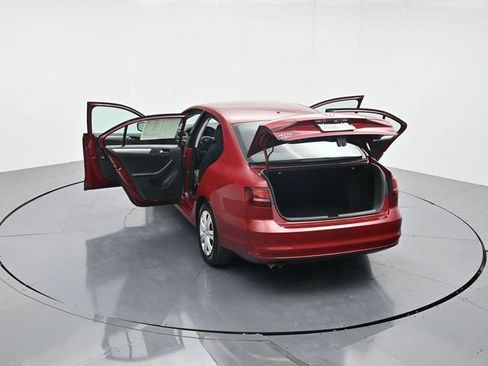 Used 2017 Volkswagen Jetta S image 38