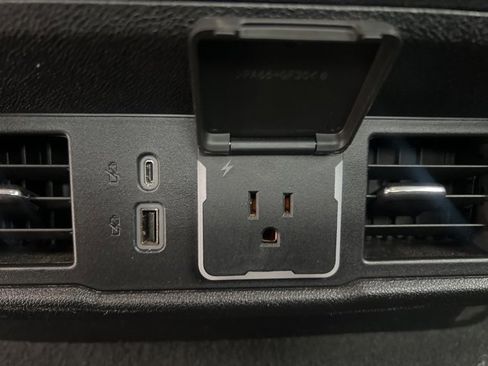 Used 2025 Chevrolet Silverado 1500 LT image 22