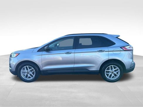 Used 2023 Ford Edge SE image 9