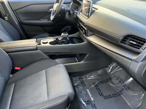 Used 2025 Nissan Rogue SV AWD/4WD image 21