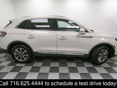 Used 2023 Lincoln Nautilus AWD w/ Premium Package image 8