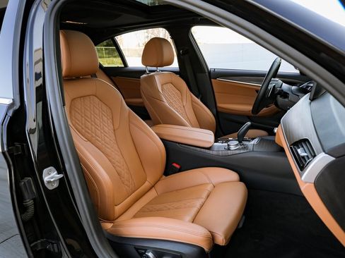 Used 2021 BMW 540i w/ Convenience Package image 22