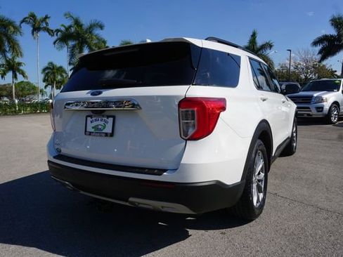 Certified 2022 Ford Explorer XLT w/ Equipment Group 202A image 8