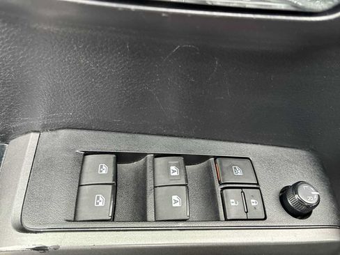 Used 2021 Toyota Tacoma TRD Off-Road w/ Technology Package AWD/4WD image 15