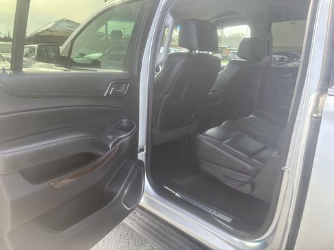 Used 2015 Chevrolet Suburban LT image 24