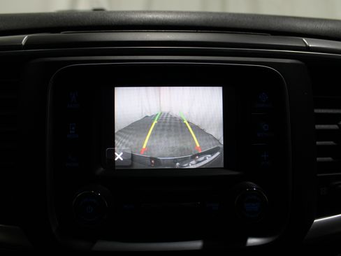 Used 2022 RAM 1500 Classic SLT AWD/4WD image 19