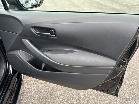 Used 2023 Toyota Corolla LE image 14