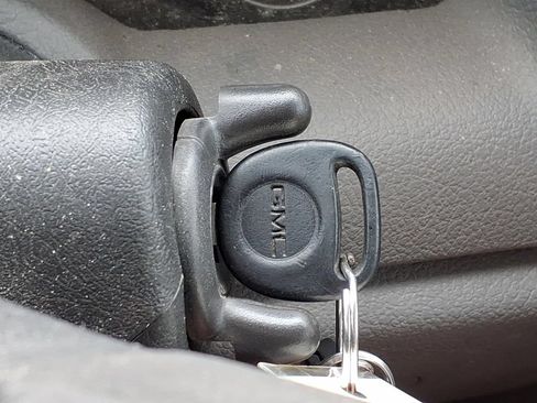 Used 2009 GMC Envoy SLT w/ Sun And 6-Disc Cd Package AWD/4WD image 15