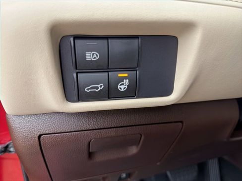 Used 2021 Toyota Highlander Limited image 21