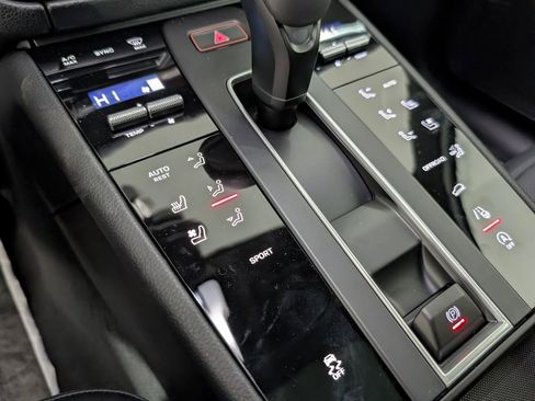 New 2026 Porsche Macan image 34