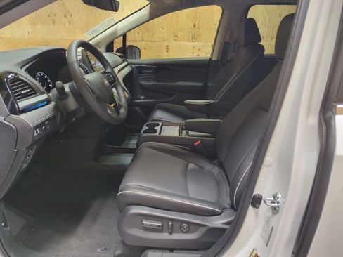 New 2026 Honda Odyssey Touring image 10
