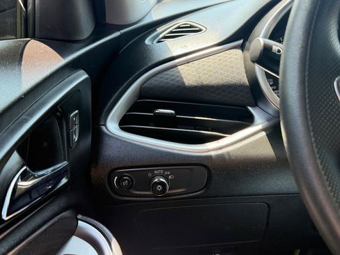 Used 2019 Chevrolet Malibu LS w/ LPO, Convenience Package 2 FWD image 14