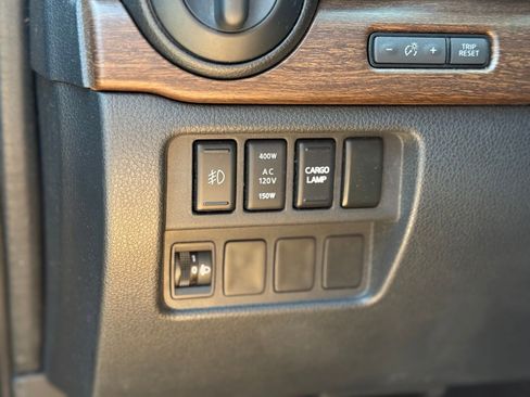 Used 2018 Nissan Titan Platinum Reserve w/ Platinum Utility Package AWD/4WD image 24