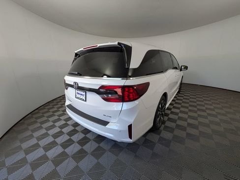 New 2026 Honda Odyssey Elite image 3