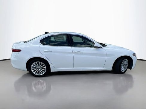 Used 2021 Alfa Romeo Giulia Sprint w/ Sun & Sound Package image 9