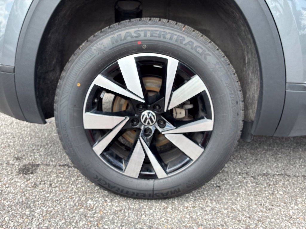 Used 2023 Volkswagen Atlas Cross Sport SE AWD/4WD image 61