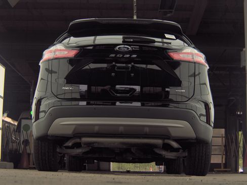 Used 2024 Ford Edge SEL w/ Convenience Package AWD/4WD image 16