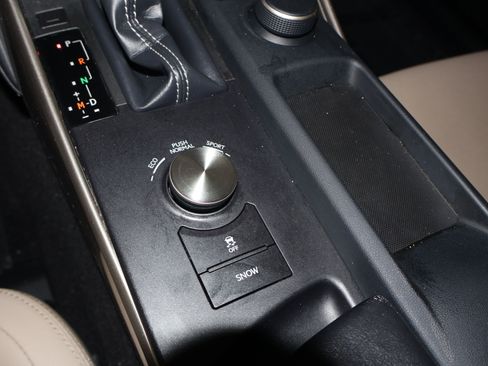 Used 2019 Lexus IS 300 w/ Premium Package image 33