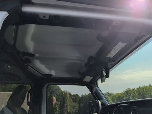 Used 2020 Jeep Wrangler Unlimited Sahara w/ Dual Top Group AWD/4WD image 41