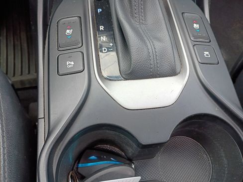 Used 2017 Hyundai Santa Fe Limited FWD image 12