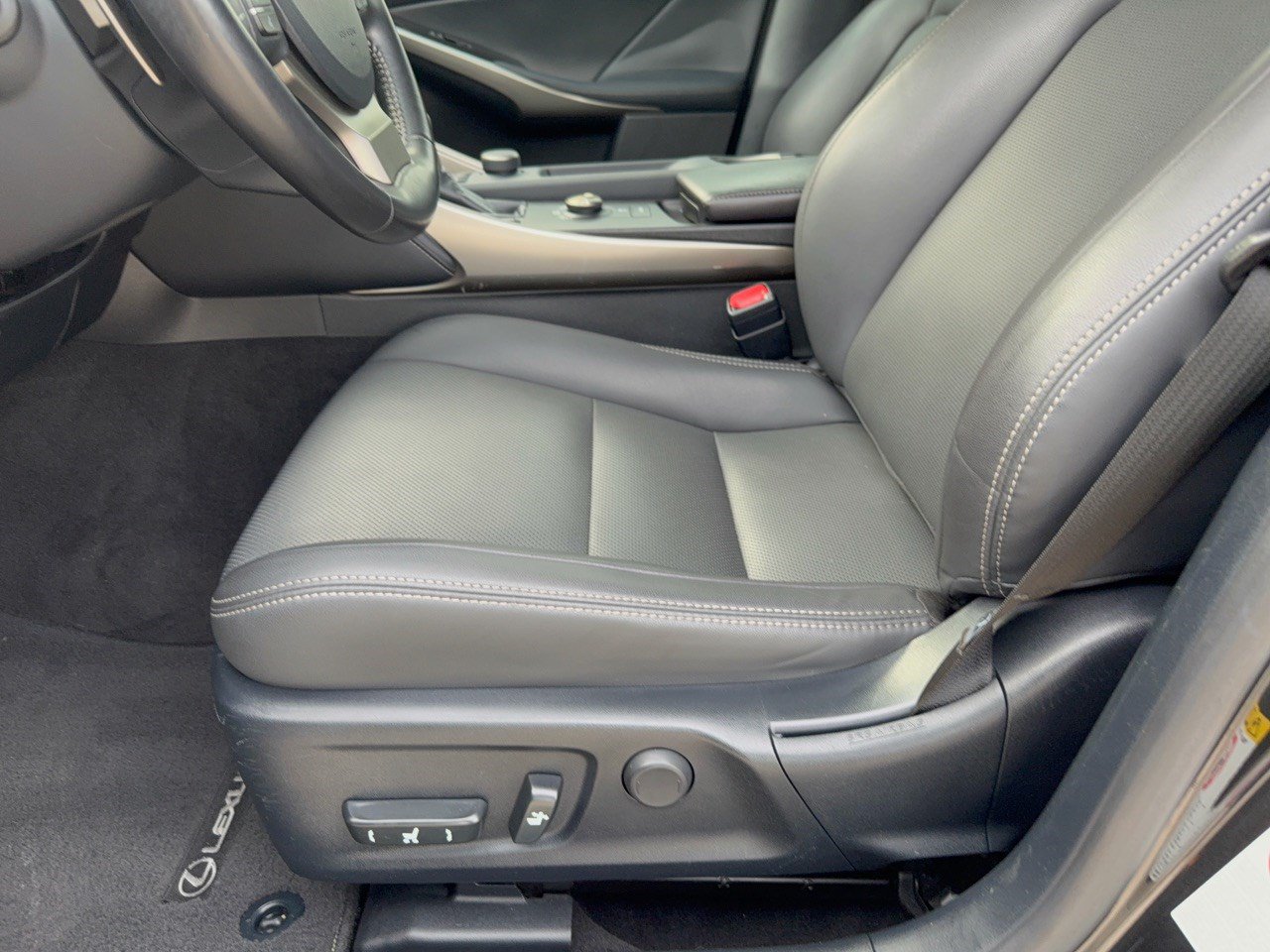 Used 2017 Lexus IS 300 AWD w/ Premium Package image 16