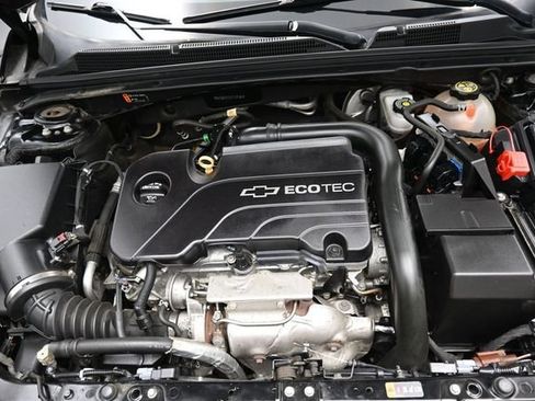 Used 2018 Chevrolet Malibu LT FWD image 30