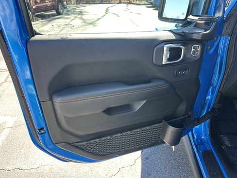 Used 2022 Jeep Gladiator Mojave w/ LED Lighting Group image 12