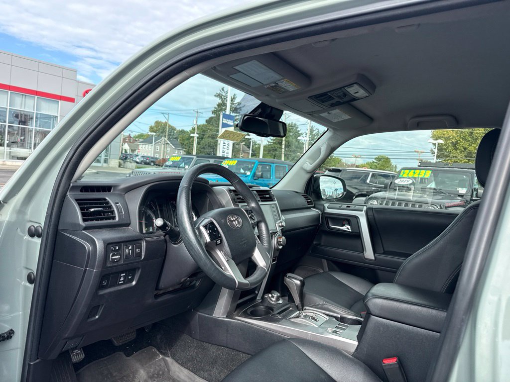 Used 2022 Toyota 4Runner TRD Sport w/ Technology Package AWD/4WD image 7
