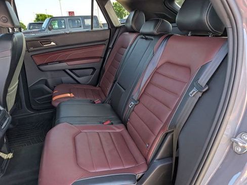 Used 2022 Volkswagen Atlas Cross Sport SEL Premium R-Line image 28