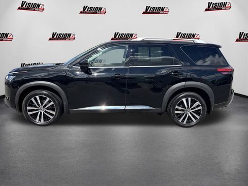 Certified 2024 Nissan Pathfinder Platinum AWD/4WD image 10