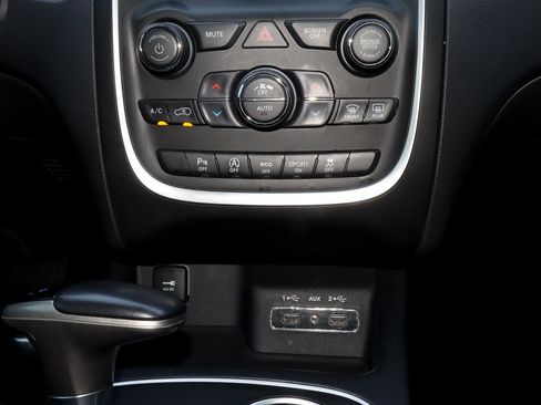Used 2019 Dodge Durango SXT AWD/4WD image 20