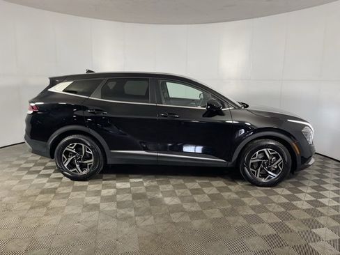 Used 2024 Kia Sportage LX image 4