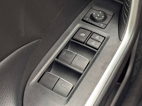 Used 2024 Toyota RAV4 XLE FWD image 22