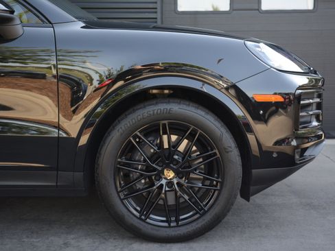 Certified 2024 Porsche Cayenne GTS AWD/4WD image 40
