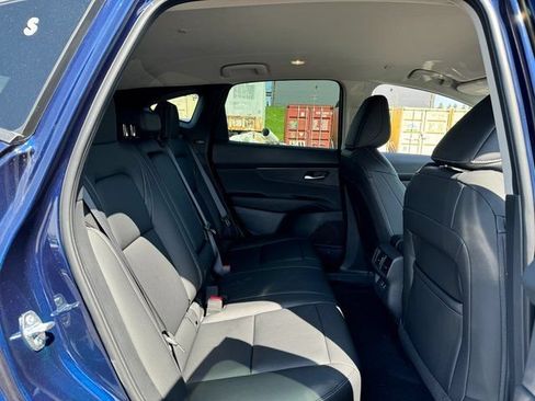 Used 2025 Nissan Murano SV AWD/4WD image 5