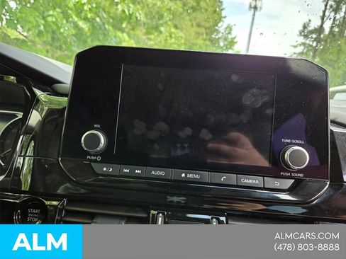 Used 2025 Nissan Pathfinder SV FWD image 17