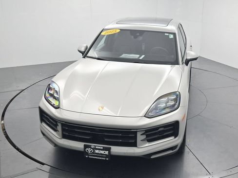 Used 2025 Porsche Cayenne S AWD/4WD image 55