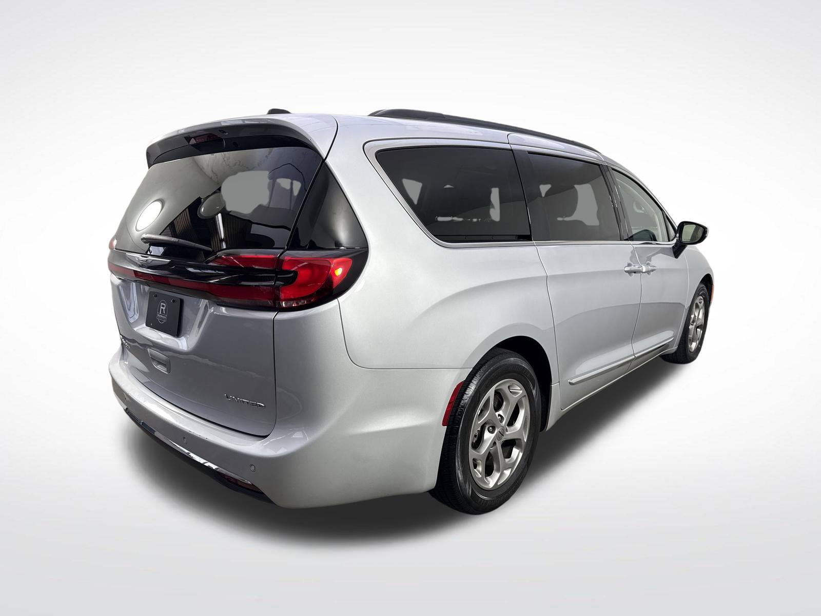 Used 2023 Chrysler Pacifica Limited FWD image 36