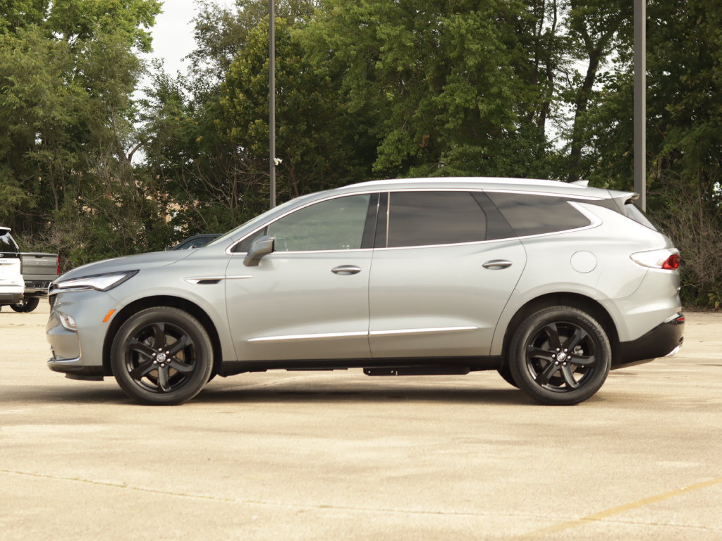 Used 2024 Buick Enclave Essence w/ Sport Touring Edition FWD image 4