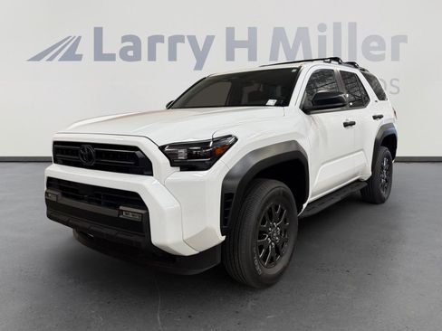 Certified 2025 Toyota 4Runner SR5 AWD/4WD image 1