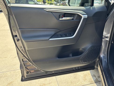 Used 2025 Toyota RAV4 XLE AWD/4WD image 10