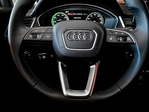 Used 2024 Audi Q5 e Premium Plus AWD/4WD image 32