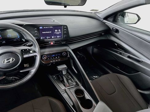 Certified 2025 Hyundai Elantra Sport FWD image 23