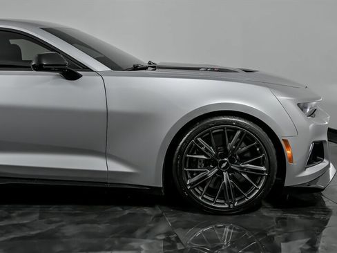 Used 2018 Chevrolet Camaro ZL1 image 12