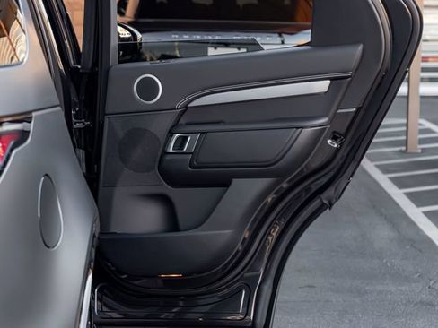 New 2026 Land Rover Discovery Limited Edition AWD/4WD image 31
